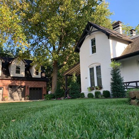 The Henry Carriage House Apartment Bentonville Exterior photo