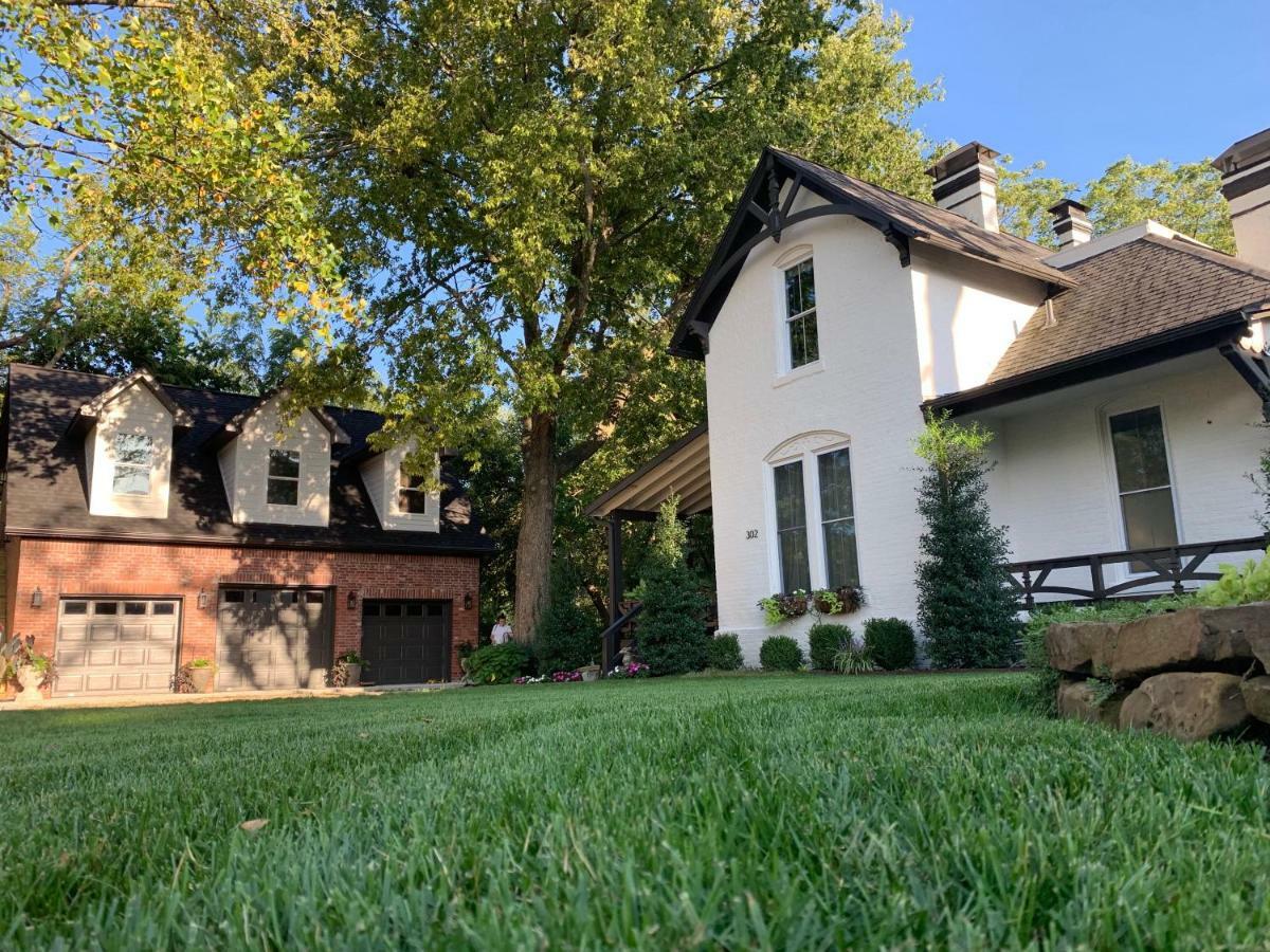 The Henry Carriage House Apartment Bentonville Exterior photo