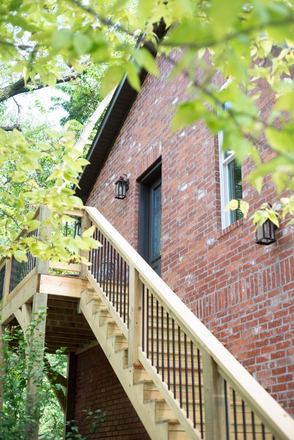 The Henry Carriage House Apartment Bentonville Exterior photo